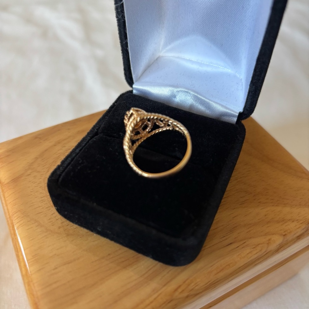 Vintage Avon Teardrop Faux Citrine Gold Tone Ring Size 6 - Picture 6 of 7